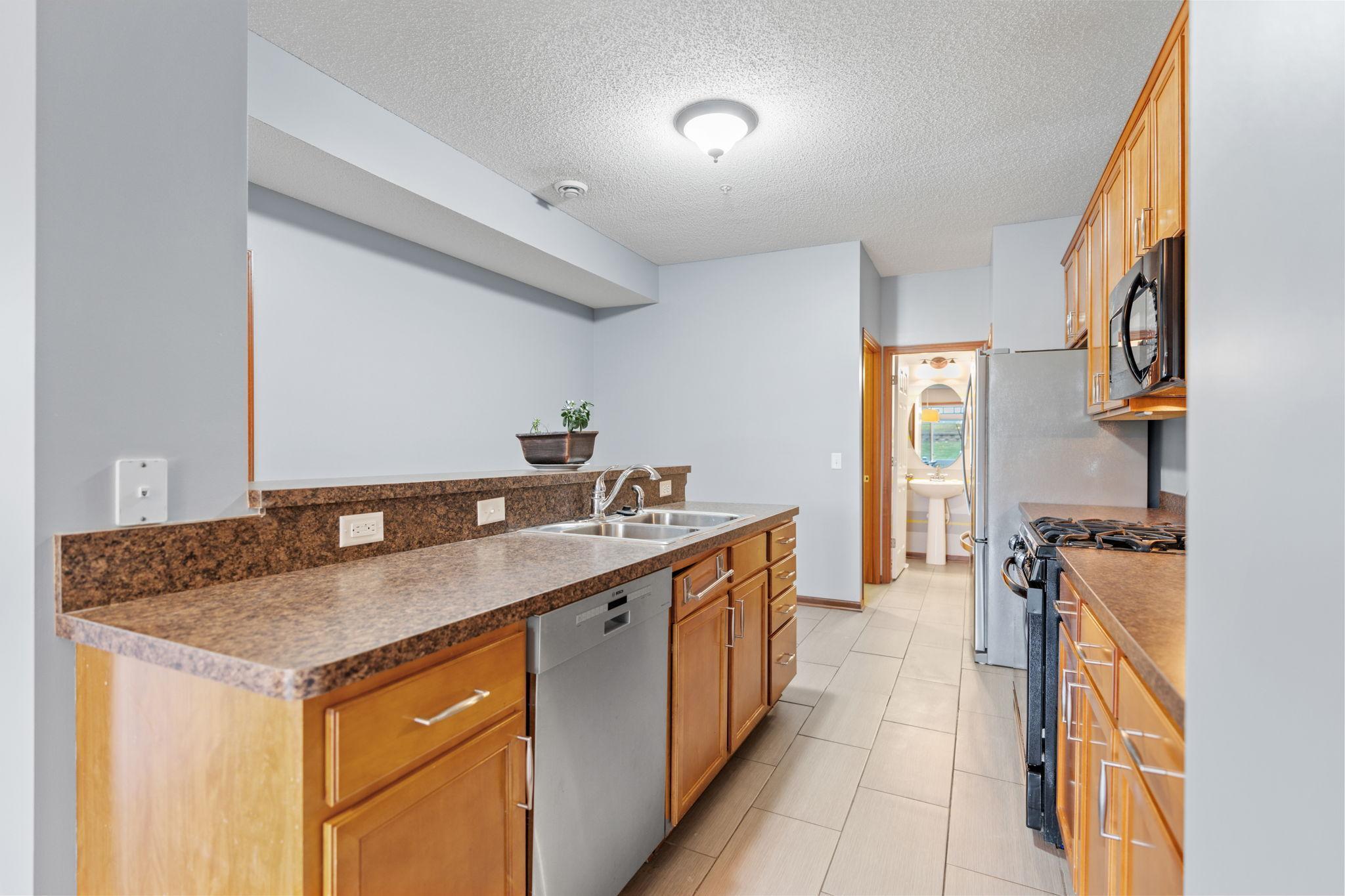 1952 Commonwealth Boulevard, Unit 4 Chanhassen, MN 55317 - Photo 13 of 34