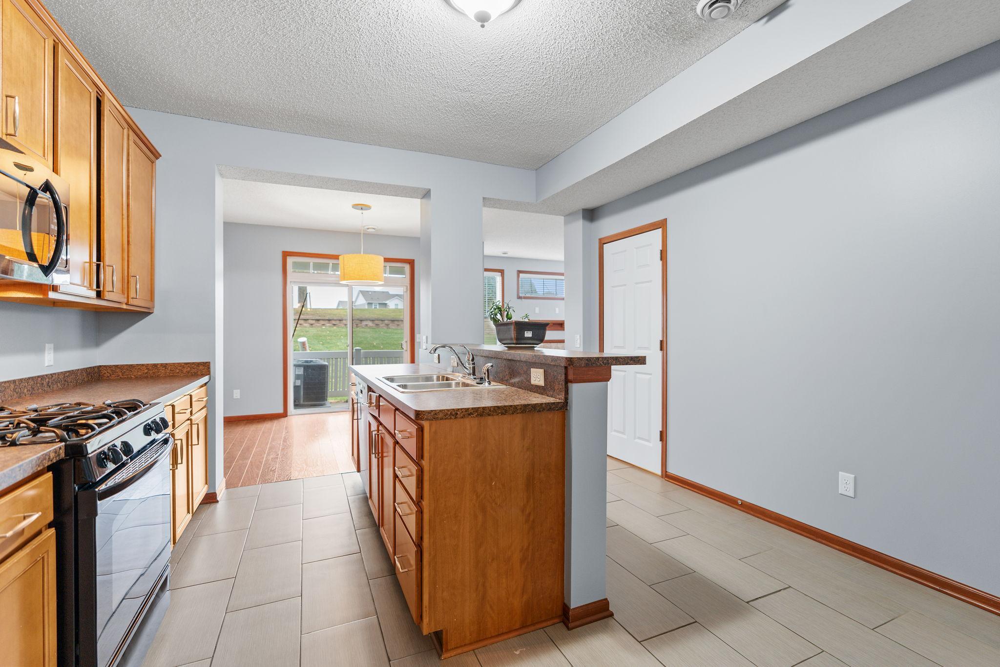 1952 Commonwealth Boulevard, Unit 4 Chanhassen, MN 55317 - Photo 16 of 34