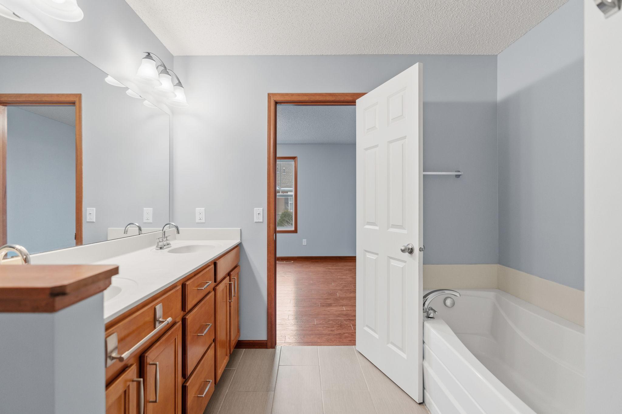 1952 Commonwealth Boulevard, Unit 4 Chanhassen, MN 55317 - Photo 24 of 34