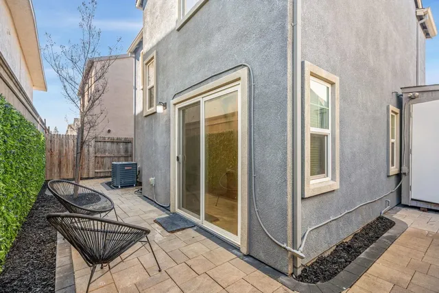 $399,000 | 710 Ashwick Loop, Sacramento, CA 95823