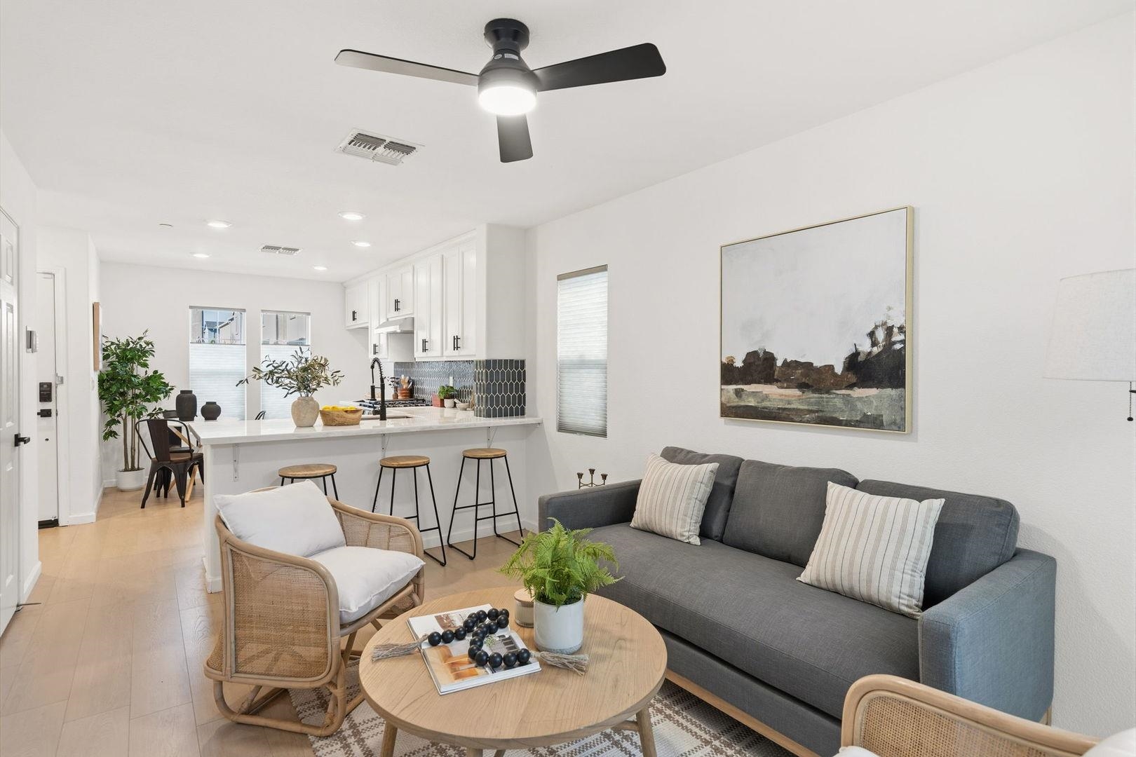 710 Ashwick Loop Sacramento, CA 95823 - Photo 9 of 22