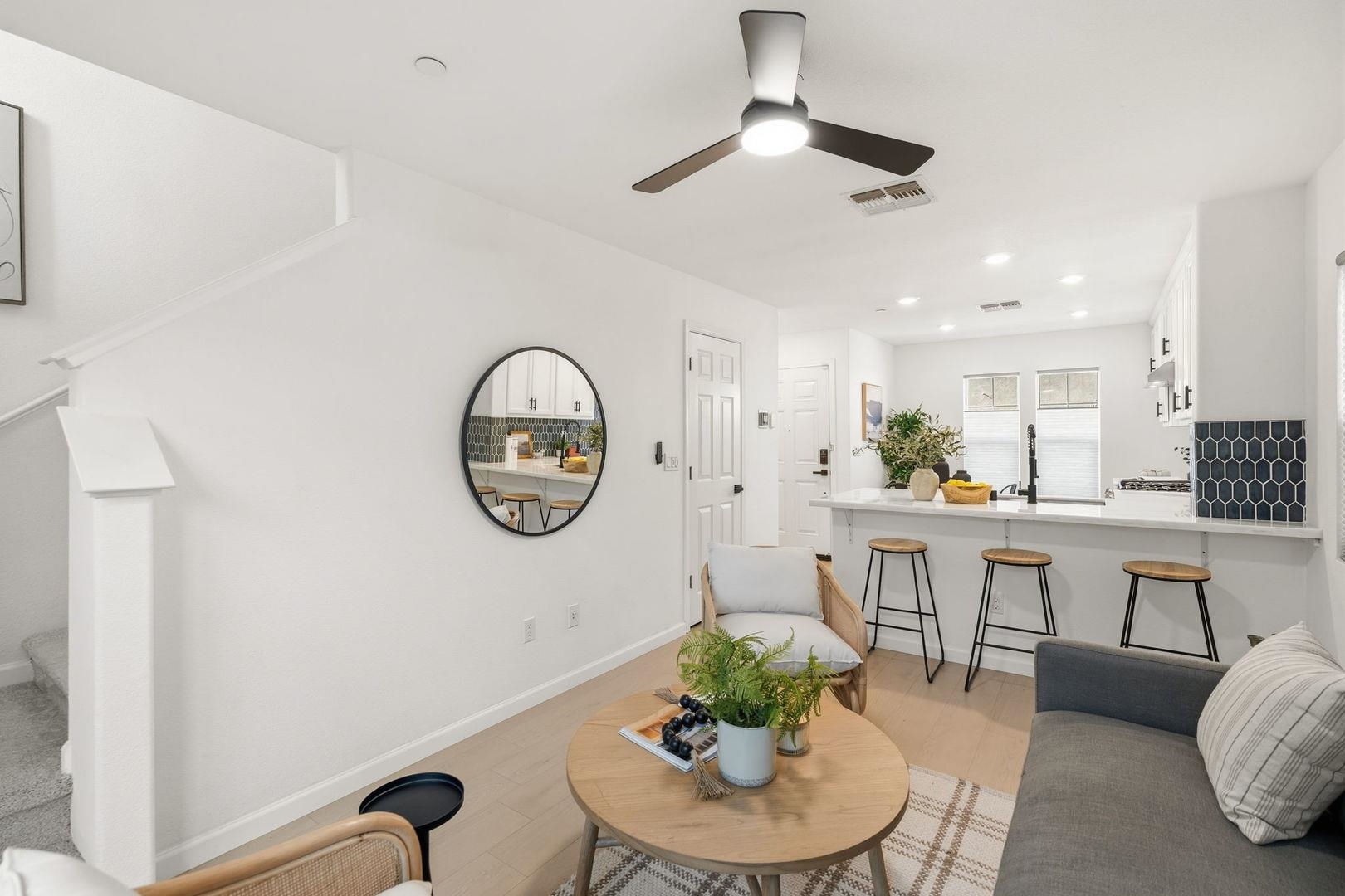 710 Ashwick Loop Sacramento, CA 95823 - Photo 10 of 22