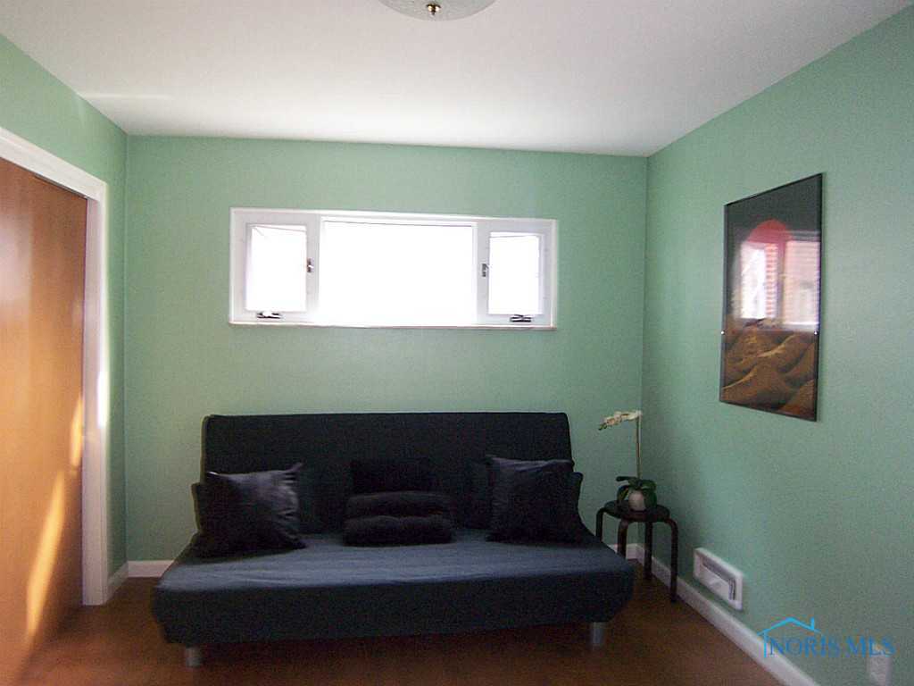 4307 Elmhurst Road Toledo, OH 43613 - Photo 11 of 18 Gallery Image 11