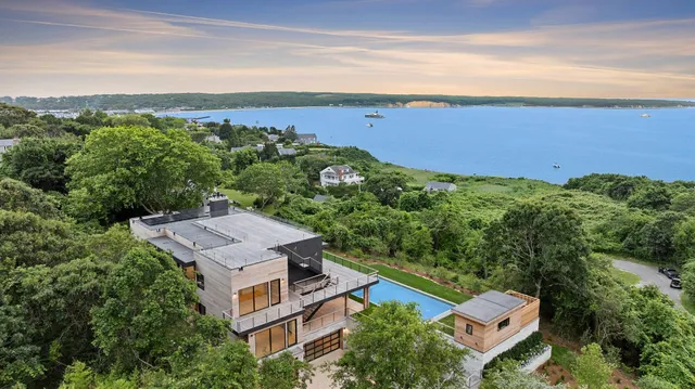 $14,495,000 | 15 North North Neck Lane, Montauk, NY 11954