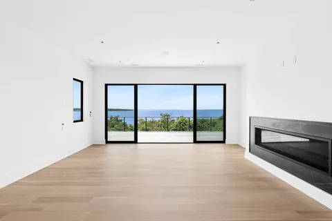 $14,495,000 | 15 North North Neck Lane, Montauk, NY 11954