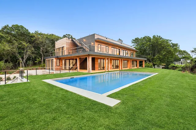 $14,495,000 | 15 North North Neck Lane, Montauk, NY 11954