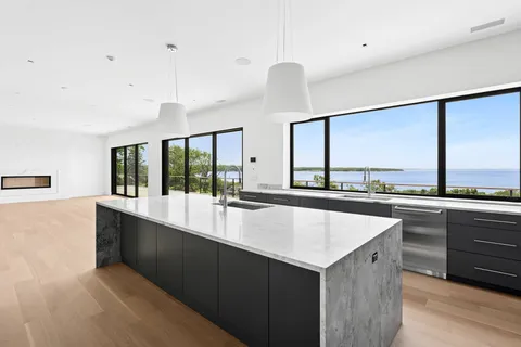 $14,495,000 | 15 North North Neck Lane, Montauk, NY 11954