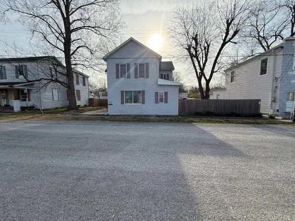 $137,000 | 209 North Benton Street, New Athens, IL 62264