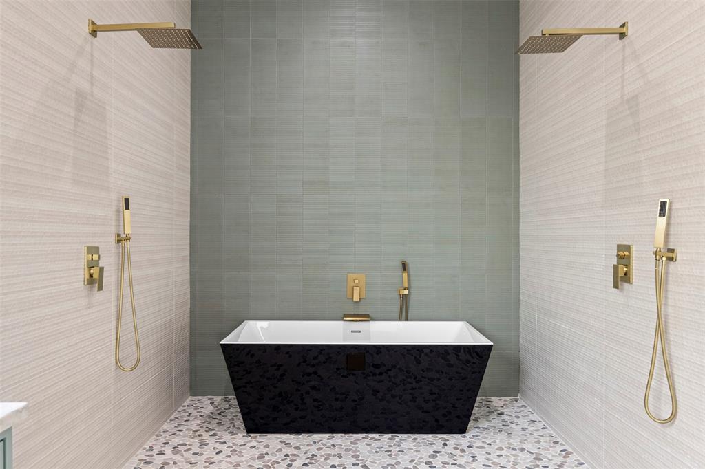 1022 Bow Street Rockwall, TX 75087 - Photo 23 of 40 Dual shower faucets