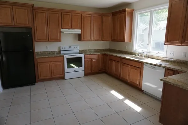$599,900 | 136 Thompkins Avenue, East Longmeadow, MA 01028