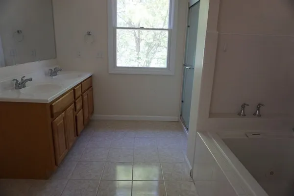 $599,900 | 136 Thompkins Avenue, East Longmeadow, MA 01028