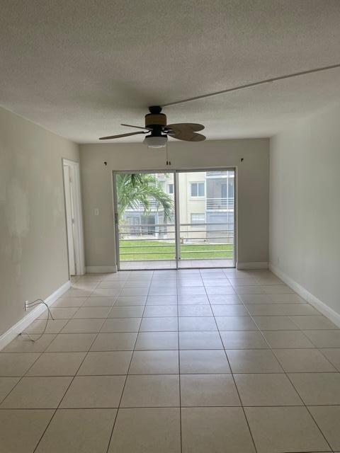 5501 Northwest 2nd Avenue, Unit 211 Boca Raton, FL 33487 - Photo 5 of 14 Living Room