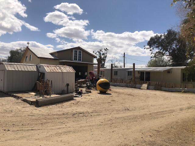 25650 Kaiser Road Desert Center, CA 92239 - Photo 35 of 44 a view of a backyard
