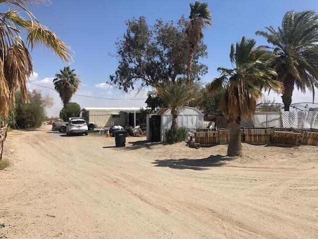 25650 Kaiser Road Desert Center, CA 92239 - Photo 38 of 44 a view of a street with a building in the background