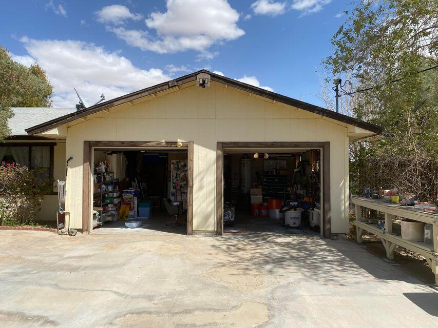 25650 Kaiser Road Desert Center, CA 92239 - Photo 4 of 44 a view of a house