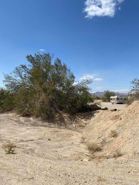 25650 Kaiser Road Desert Center, CA 92239 - Photo 42 of 44 a view of a dry yard