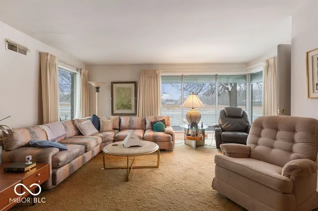 $845,000 | 4844 North U Highway South, Seymour, IN 47274