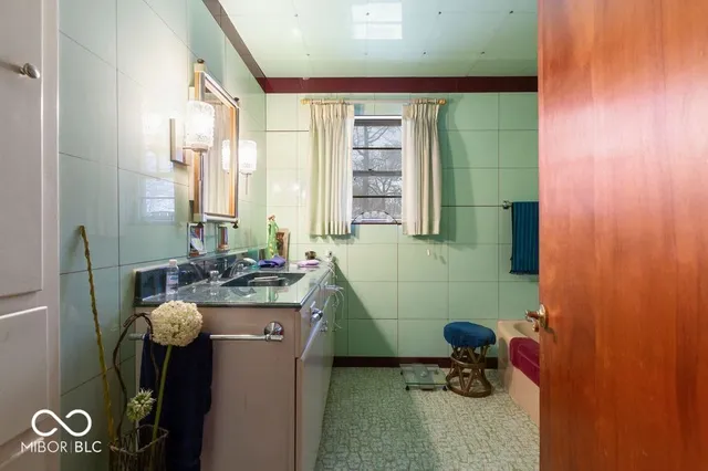 $845,000 | 4844 North U Highway South, Seymour, IN 47274