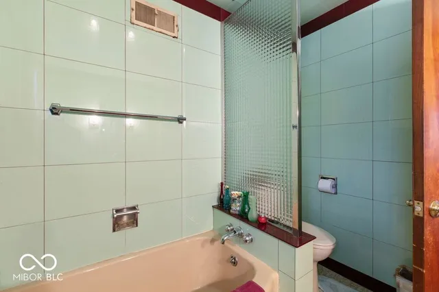 $845,000 | 4844 North U Highway South, Seymour, IN 47274