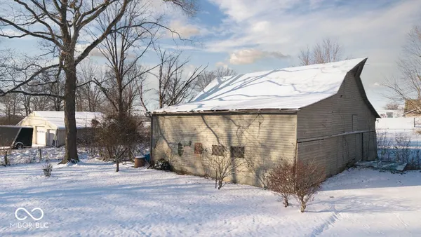 $845,000 | 4844 North U Highway South, Seymour, IN 47274