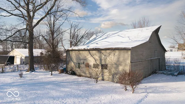 $845,000 | 4844 North U Highway South, Seymour, IN 47274