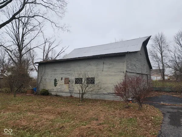 $845,000 | 4844 North U Highway South, Seymour, IN 47274