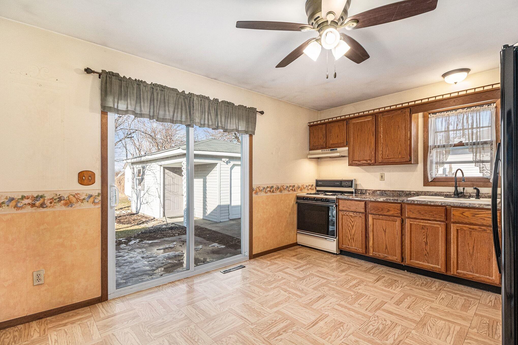 601 Aspen Street Hebron, IN 46341 - Photo 11 of 24 2038x1359