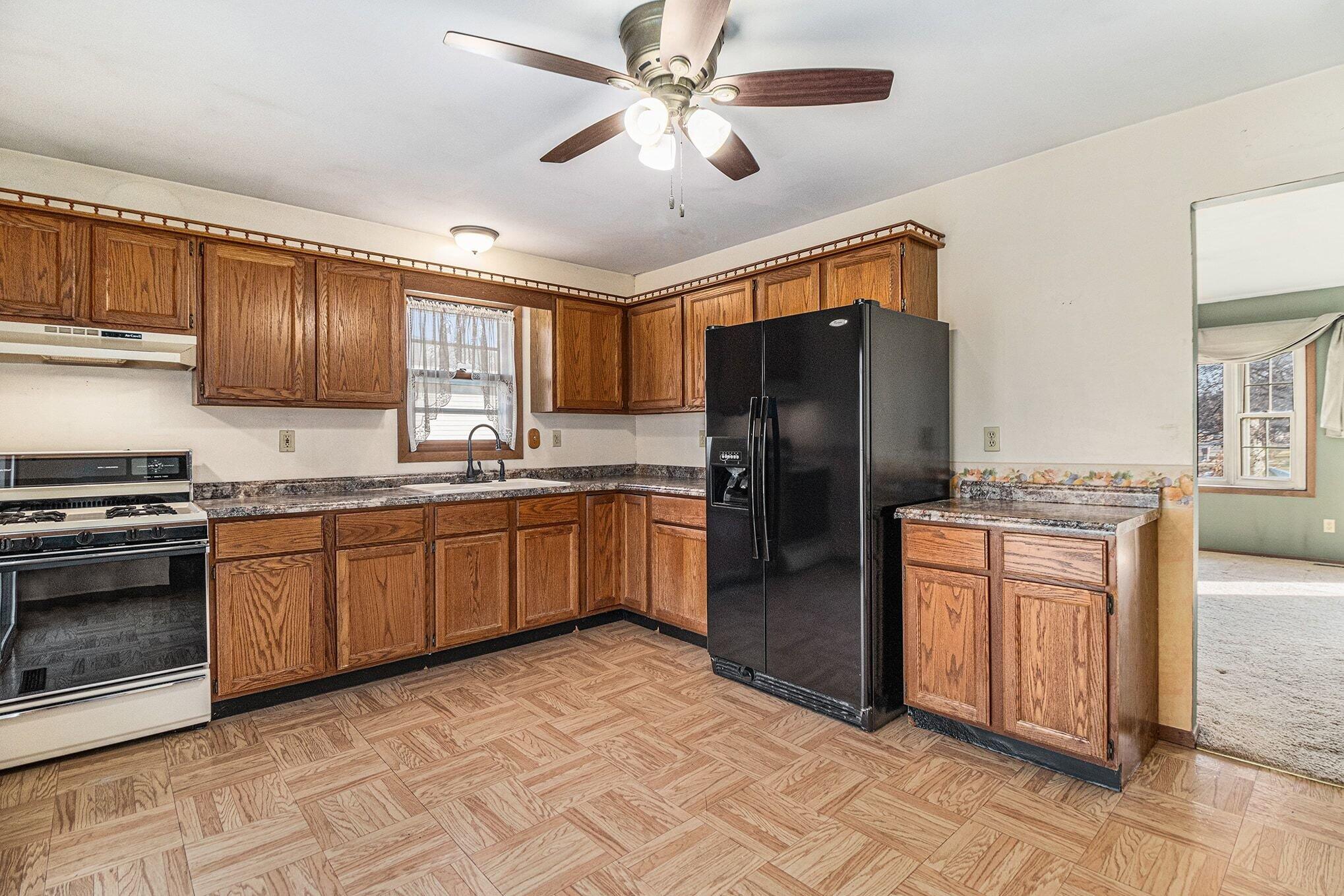 601 Aspen Street Hebron, IN 46341 - Photo 12 of 24 2038x1359