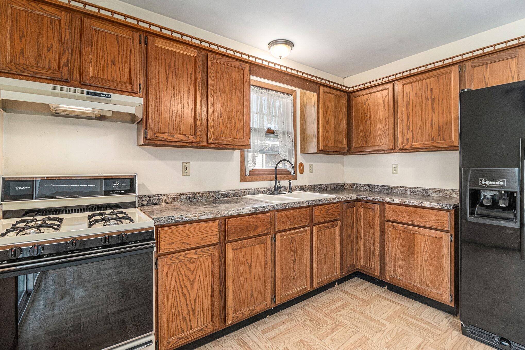 601 Aspen Street Hebron, IN 46341 - Photo 13 of 24 2038x1358
