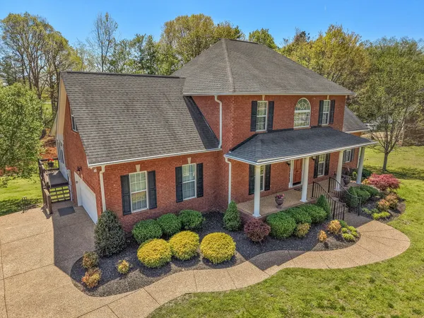 $739,900 | 106 Meadowood Loop, Burns, TN 37029