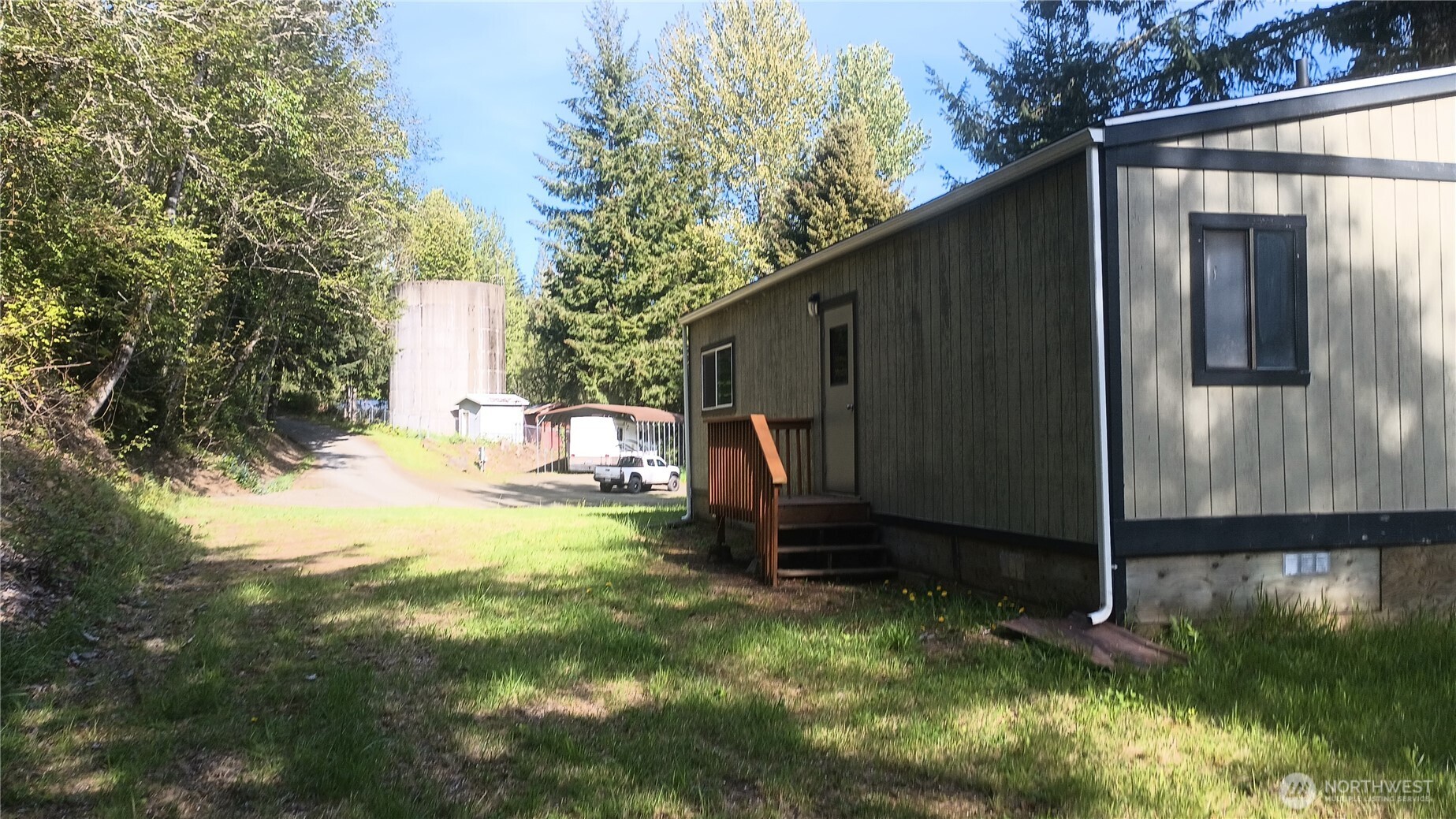 175 Boyd Road Randle, WA 98377 - Photo 16 of 16 a view of backyard with tub