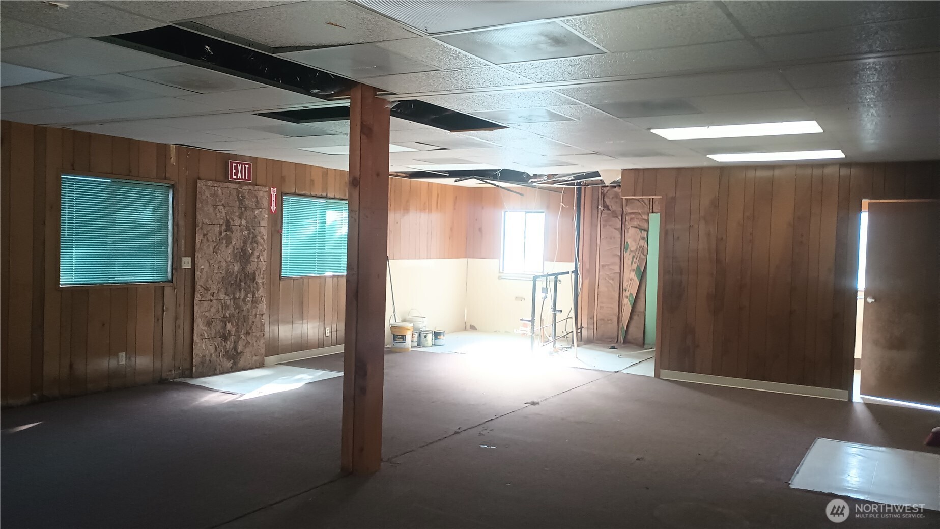 175 Boyd Road Randle, WA 98377 - Photo 3 of 16 a view of empty room with wooden floor and fan