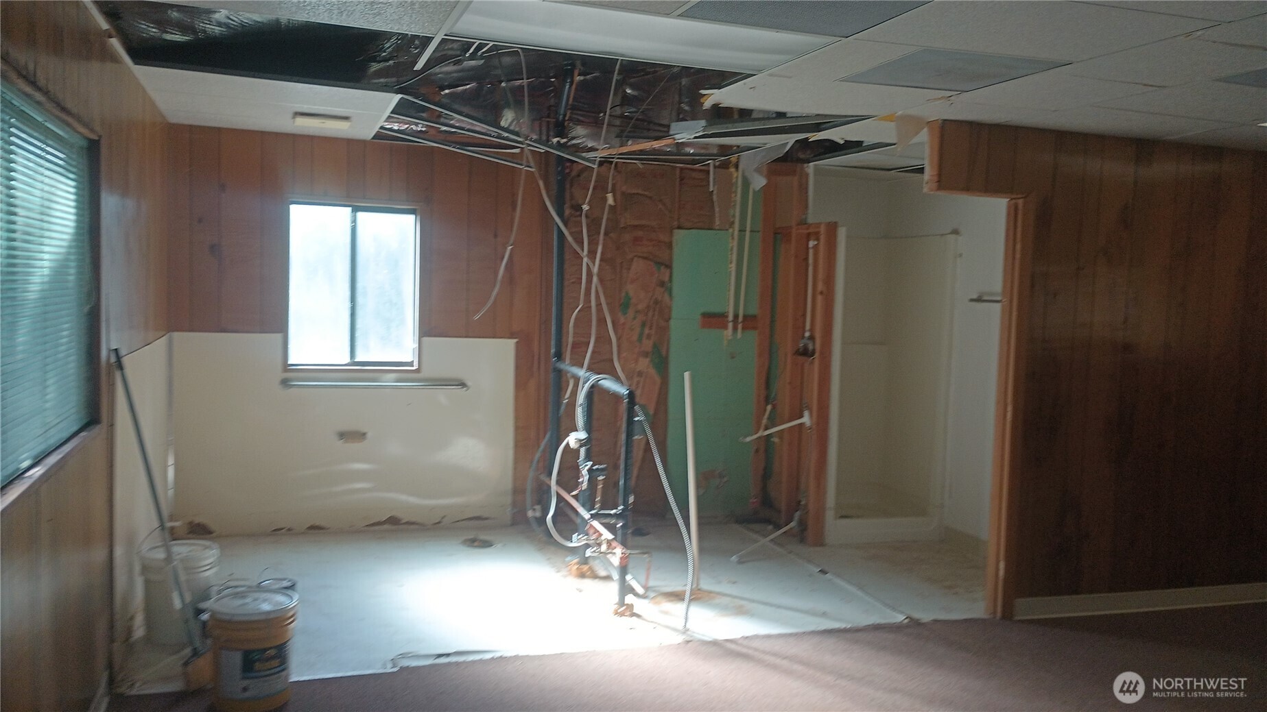 175 Boyd Road Randle, WA 98377 - Photo 6 of 16 a bathroom with a shower and a toilet