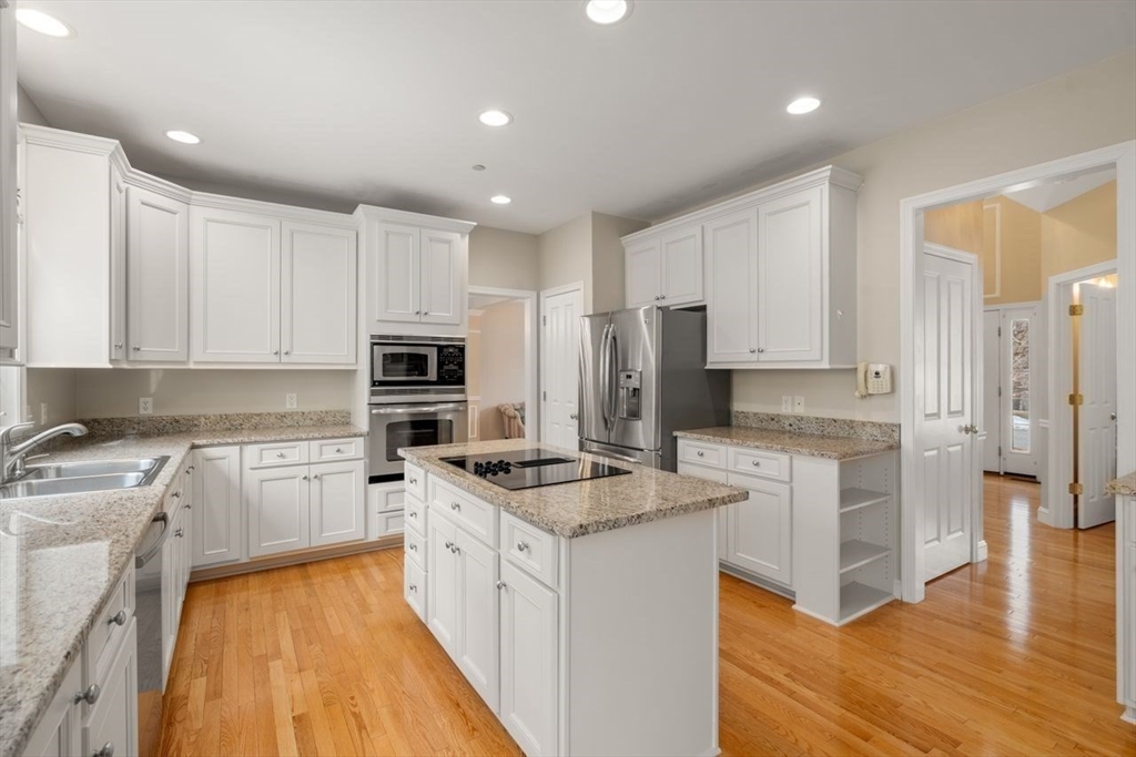 65 Amberville Road North Andover, MA 01845 - Photo 14 of 42