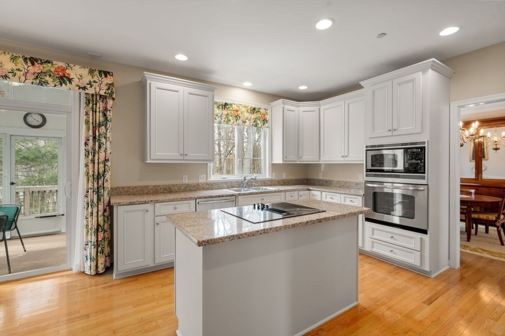 65 Amberville Road North Andover, MA 01845 - Photo 15 of 42