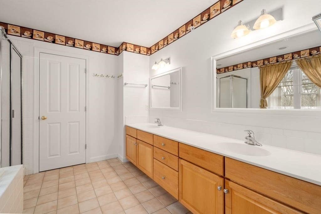 65 Amberville Road North Andover, MA 01845 - Photo 25 of 42