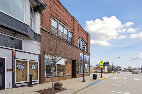 $874,900 | 1040 1st Center Avenue, Brodhead, WI 53520