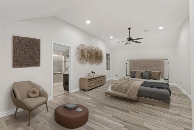 $445,000 | 30 Crestview Trail, Houston, TX 77082