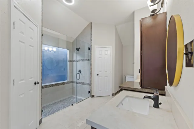 $445,000 | 30 Crestview Trail, Houston, TX 77082