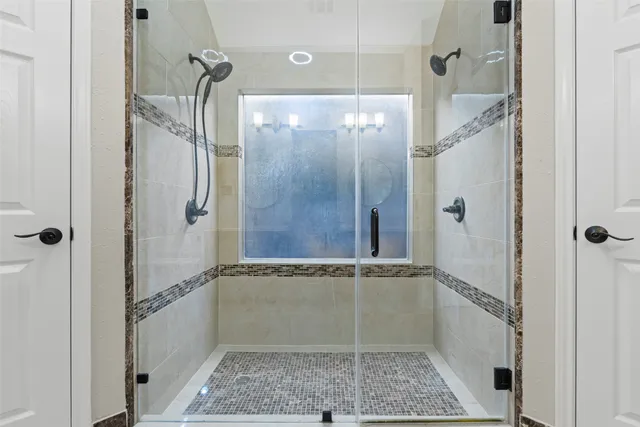 $445,000 | 30 Crestview Trail, Houston, TX 77082