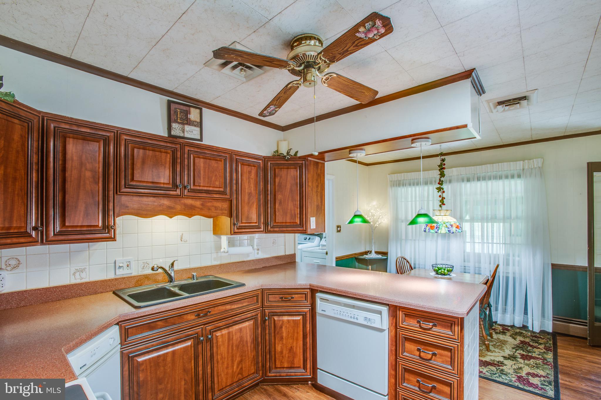 6908 Token Valley Road Manassas, VA 20112 - Photo 14 of 59 Kitchen