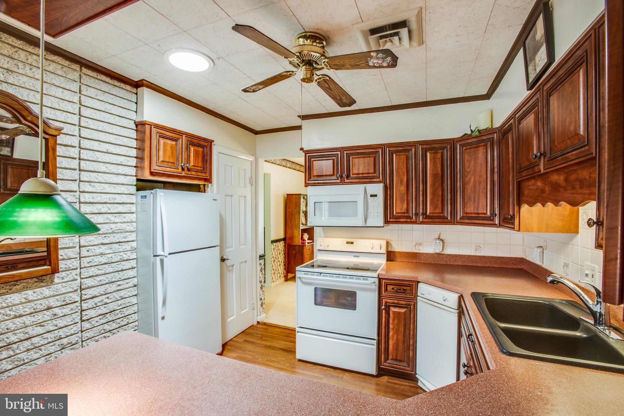 6908 Token Valley Road Manassas, VA 20112 - Photo 15 of 59 Kitchen
