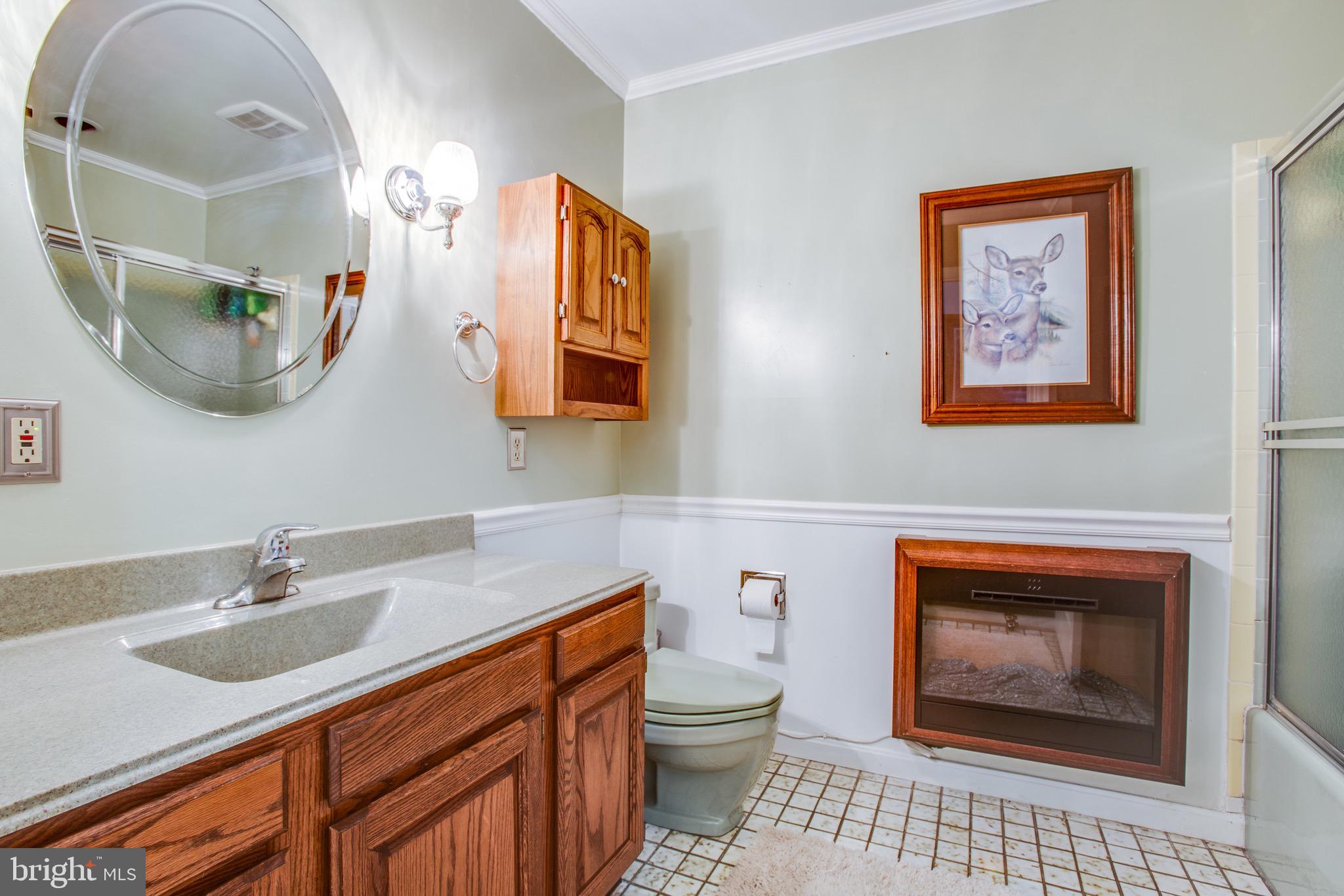 6908 Token Valley Road Manassas, VA 20112 - Photo 35 of 59 Full bathroom