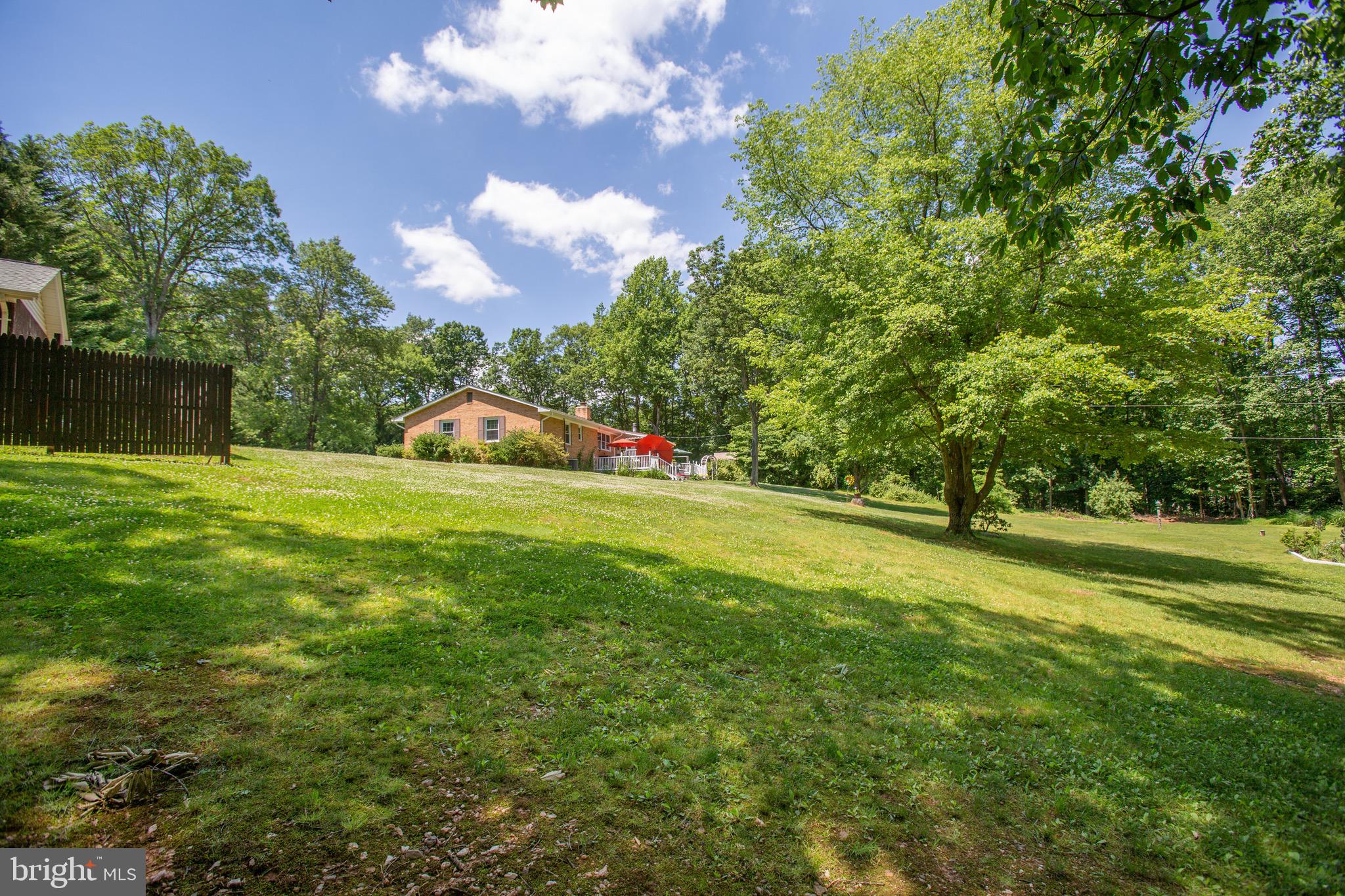 6908 Token Valley Road Manassas, VA 20112 - Photo 45 of 59 Back yard