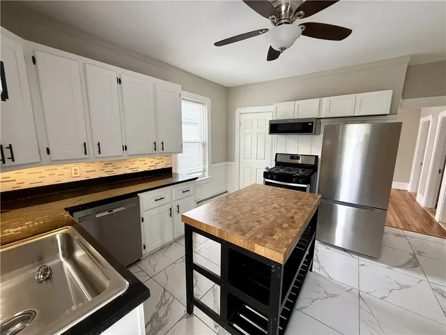 $2,000 | 43 Fruit Hill Avenue, Unit 2, Providence, RI 02909