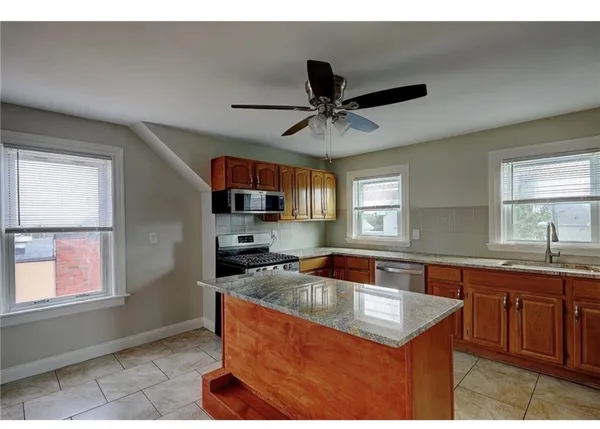 $1,850 | 64 Lyon Avenue, Unit 3, East Providence, RI 02914