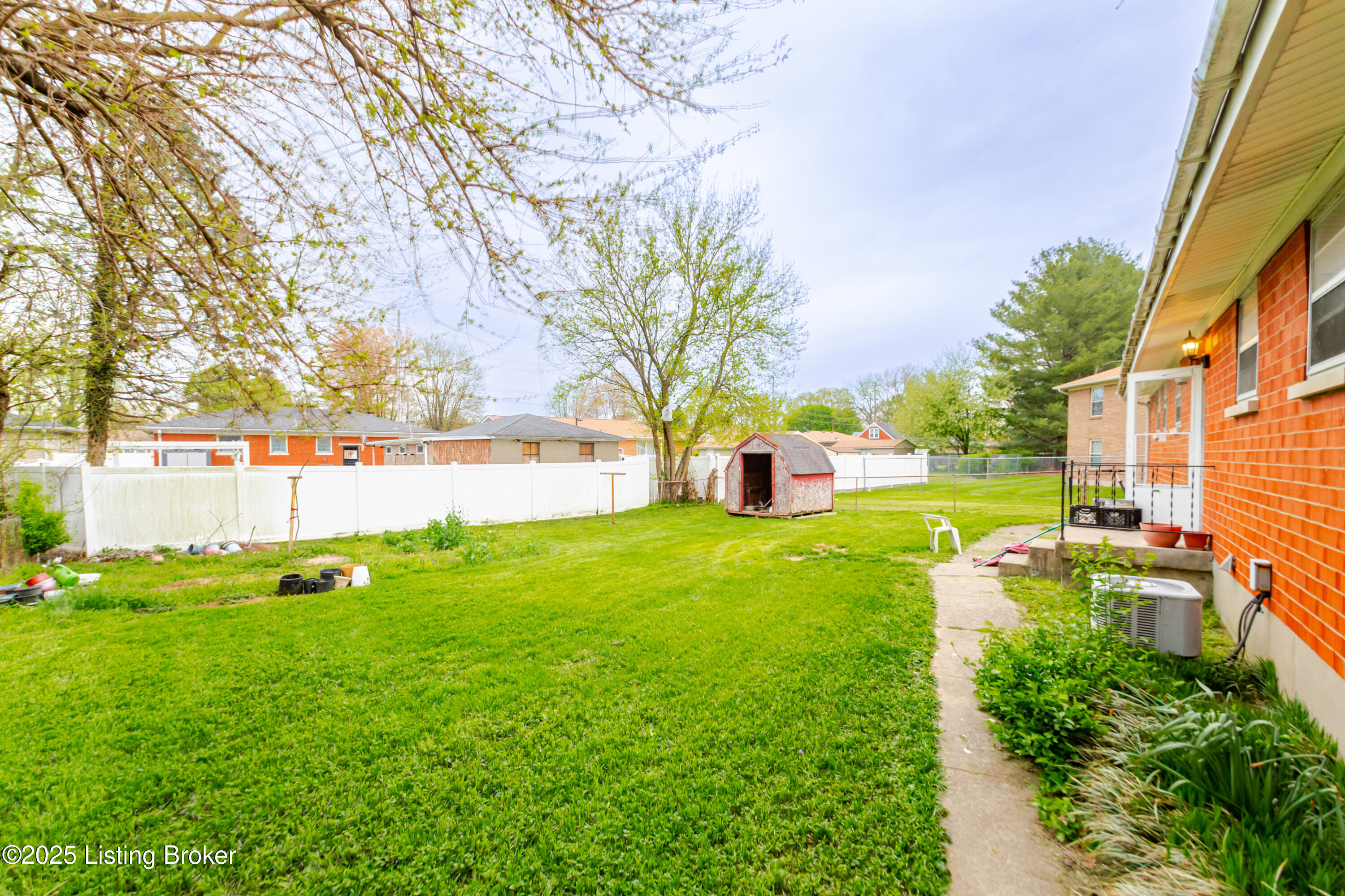 2406 Strotman Road Louisville, KY 40216 - Photo 5 of 7 2406_Strotman_Rd-5