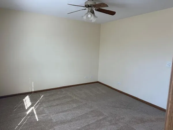 $2,500 | 1217 Regent Drive, Mundelein, IL 60060