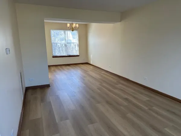 $2,500 | 1217 Regent Drive, Mundelein, IL 60060