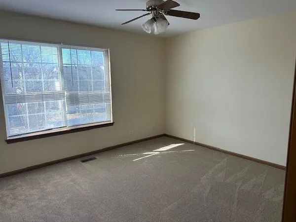 $2,500 | 1217 Regent Drive, Mundelein, IL 60060